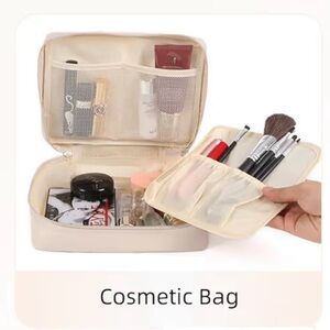 NWOT Elegant Cream Cosmetic + Toiletry Bag